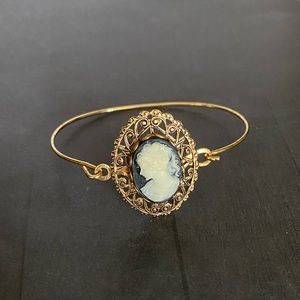 Vintage cameo bracelet